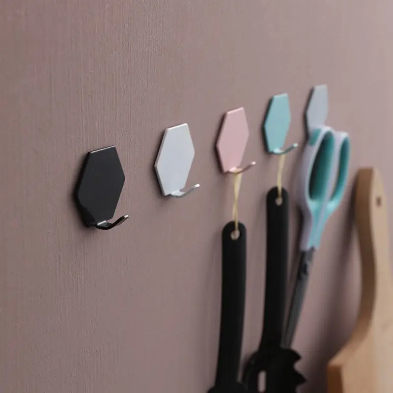 4 قطعة الذاتي لاصق معدني هندسية لزجة السنانير مفتاح منشفة القماش قبعة تخزين شماعات حامل المنظم الحمام المطبخ ديكور المنزل