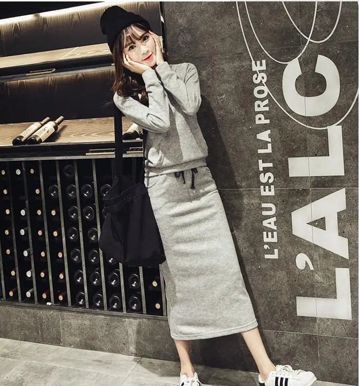 

2019 spring and autumn new sportswear decoration body bag hip dress female hooded sweater two-piece