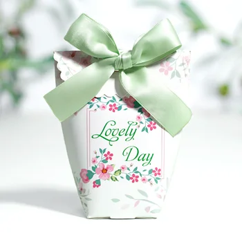 

50pcs New Wedding Favors white flower lovely day Candy Boxes with green ribbon baby shower Party Bomboniere paper candy Bag
