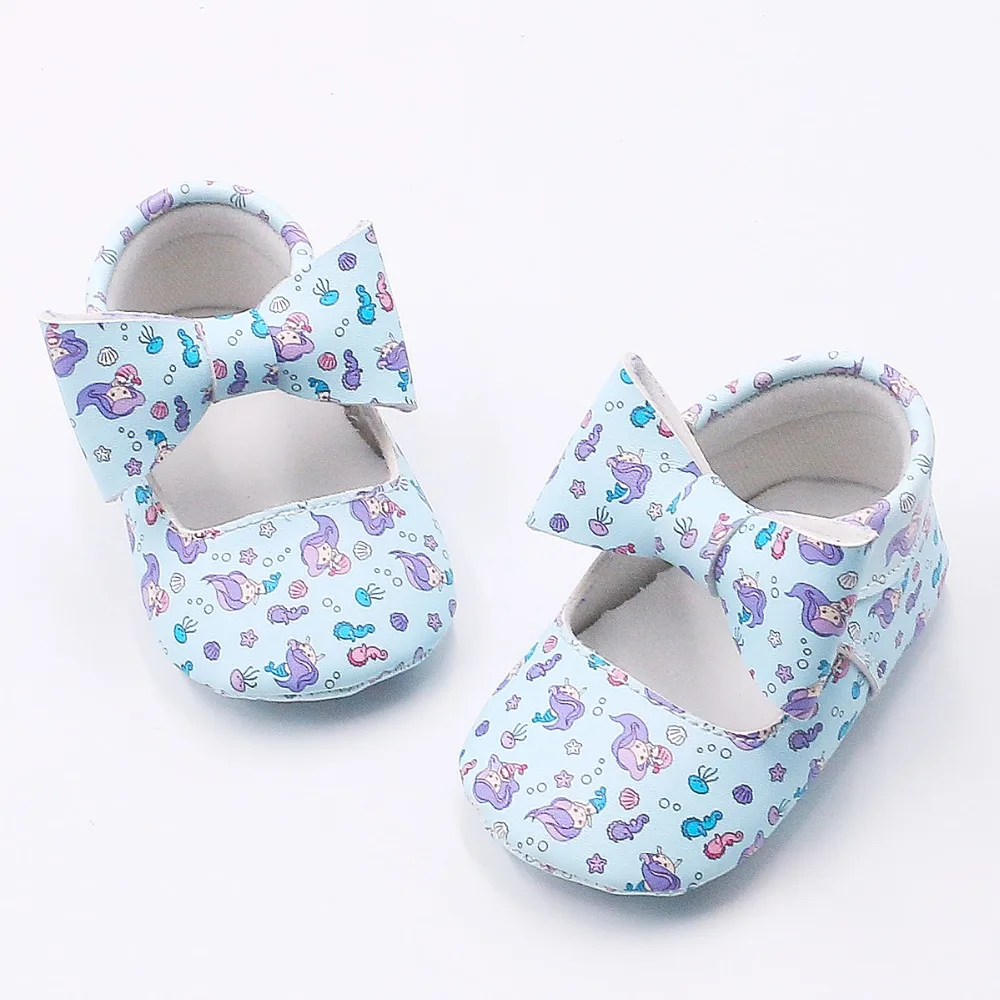 Искусственная кожа модные с цветочным рисунком и бантом обувь для малышей принцессы мягкая подошва детские мокасины для новорожденных обувь для девочек для 0-24 месяцев