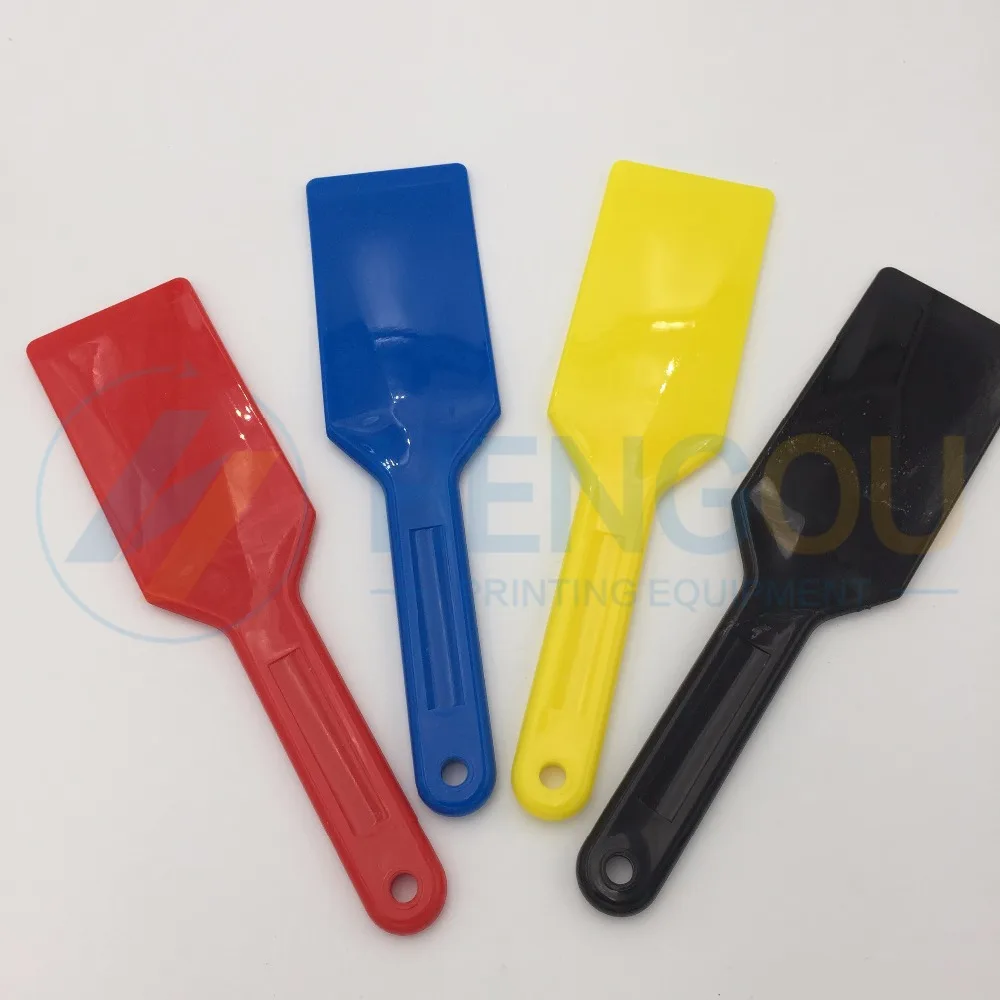 

4 pieces high quality hengoucn ink knife 4 Colors resistant plastic ink knife