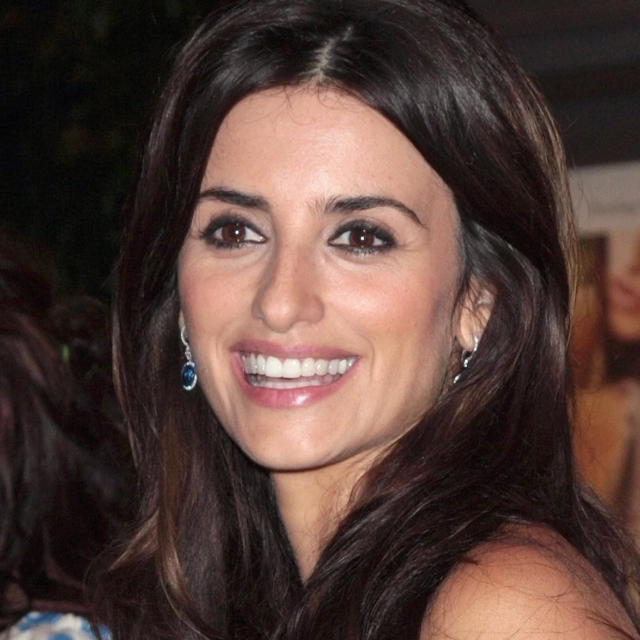 Penelope Cruz At Arrivals For Premiere Of Vicky Cristina Barcelona Photo Print (8 x 10)