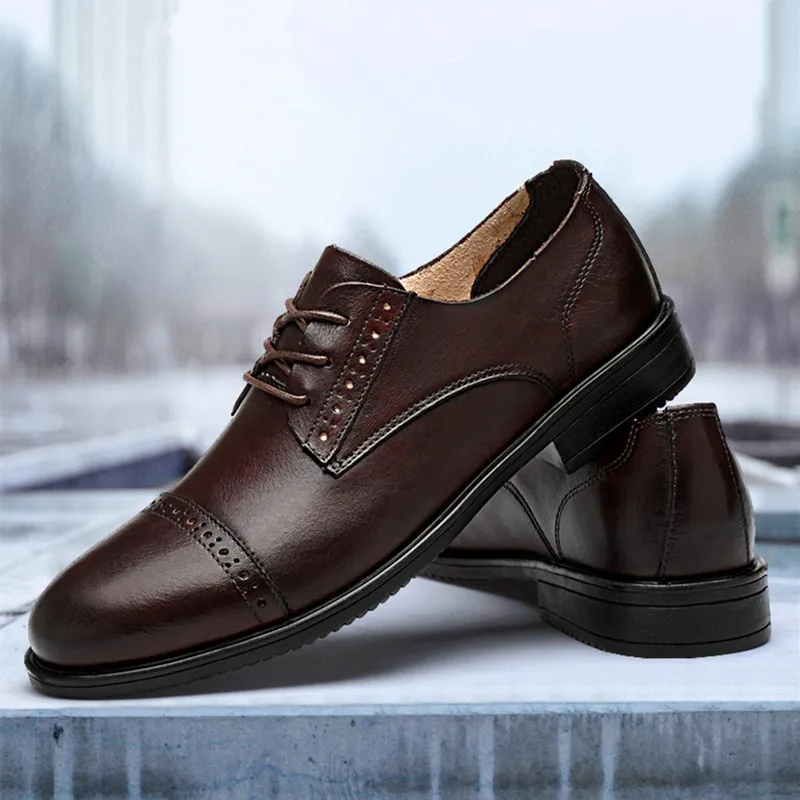 

Genuine Leather Men Brogues Shoes Lace-Up Bullock Business Dress Men Oxfords Shoes Male Formal Shoes