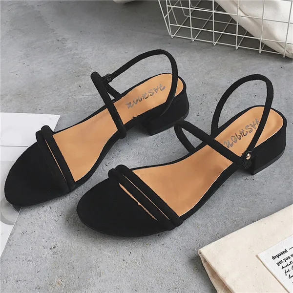 Новинка; уличные тапочки на плоской подошве; сандалии в римском стиле с ремешками и бусинами; модная женская обувь на низком каблуке - Цвет: Black