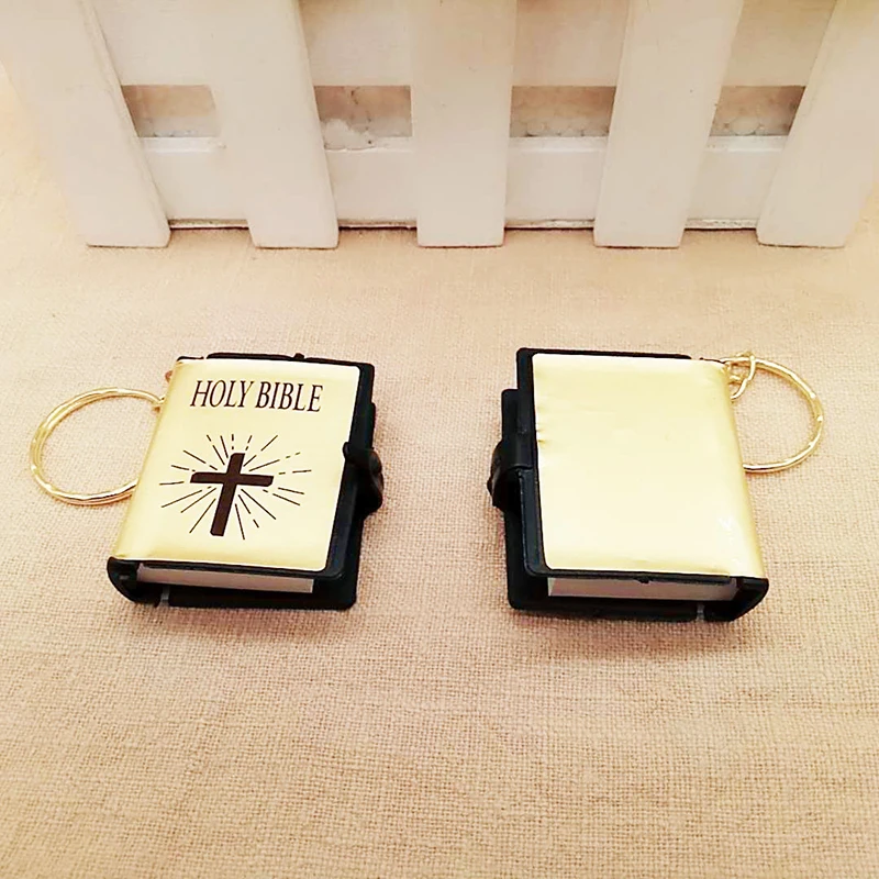 Qevila Cute Mini English HOLY BIBLE Keychains Religious Christian Jesus Cross Keyrings Women Bag Gift Souvenirs Prayer God Bless (2)