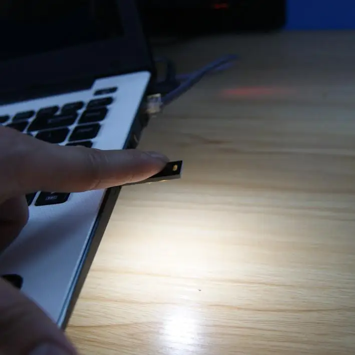 Новый сенсорный мини переключатель USB Мобильная мощность Кемпинг лампа