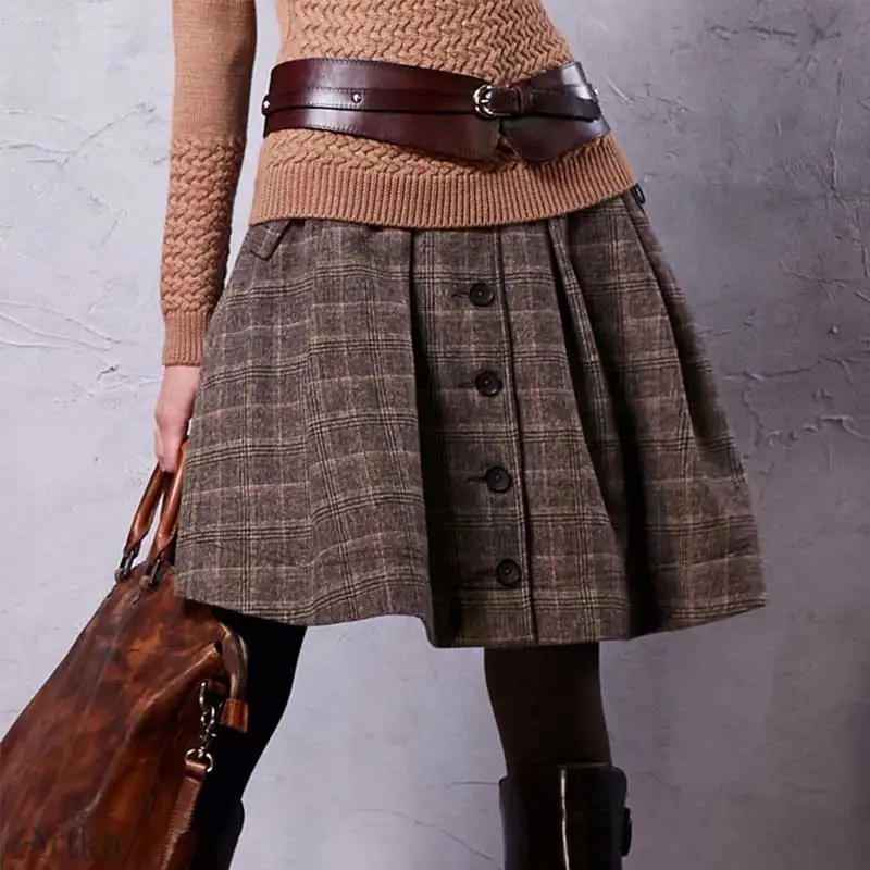 

ARTKA Autumn Skirt For Women 2018 Winter Women's Wool Skirt Lolita Short Skirt For Girls Vintage Plaid Skirt Mini Saia QA10058Q