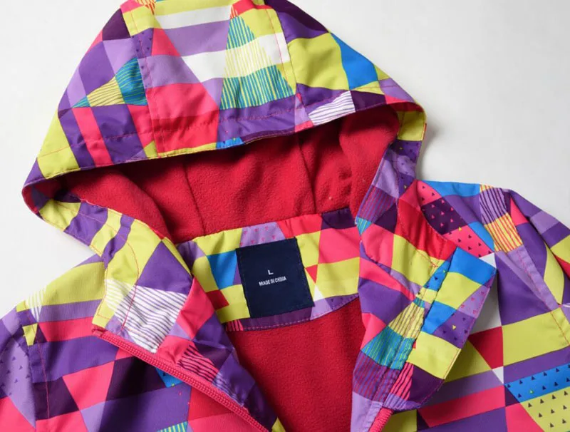 Jaquetas de Cor da Criança Impermeável ao ar Cabolsa com Capuz Meninas Outono Jaqueta Livre Roupas Infantis Esportes Casual lã Quente Outerwear 38 Mamãe e Bebê