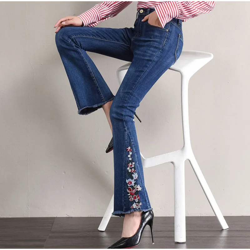 Расклешенные джинсы размера плюс с цветочной вышивкой 3Xl 4Xl 7Xl, женские облегающие брюки стрейч с расклешенным низом