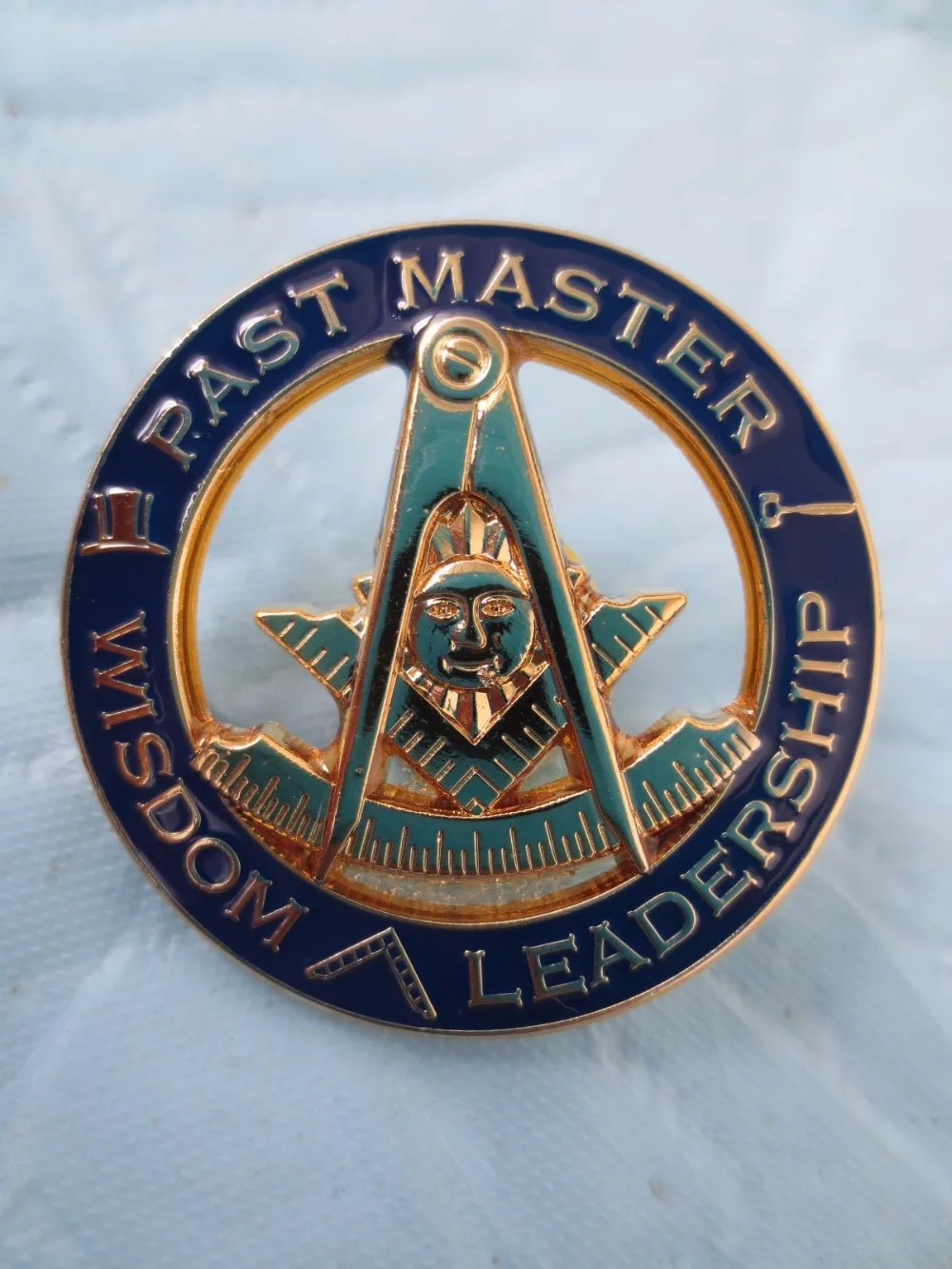 

wholesale Masonic Lapel Pins Badge Mason Freemason MLP 13"PAST MASTER WISDOM LEADERSHIP " size 3.2cm