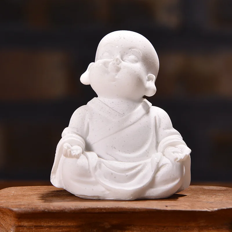 1PCS Creative White Sand Small Pottery Tea Pet Zen Monk Home Decoration Furnishing Creative Gift Buddha Statue Decoration - Цвет: Зеленый