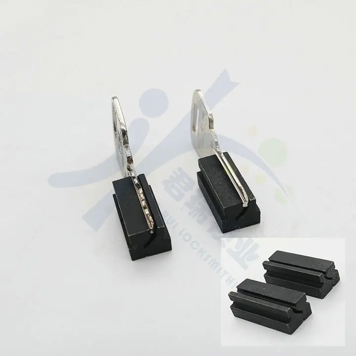 

Wenxing Yuema Keys Machine Clamps Fixture Parts Key Cutting Duplicating Copy Machine Clamps 2 pcs/lot