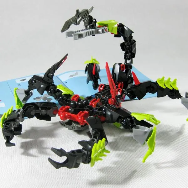 Decool-9766-Hero-Factory-3-0-Star-Soldier-Scorpio-action-figure-building-block-toys-compatible-legoes (2)