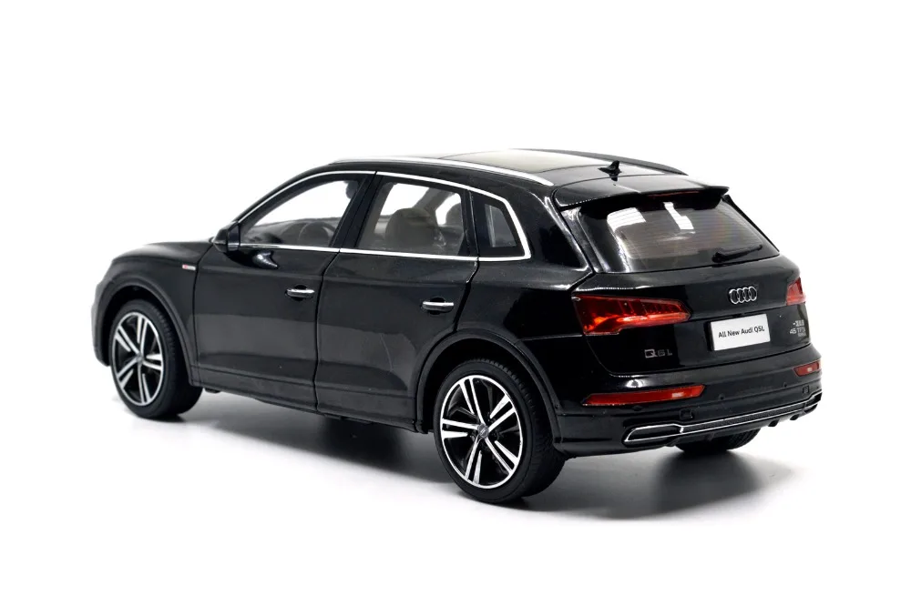 Audi Q5L 2018 Black 03