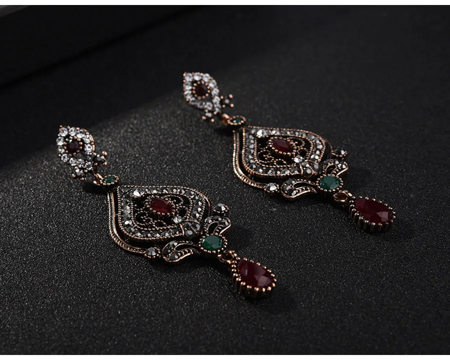 long-vintage-pendant-earrings_05