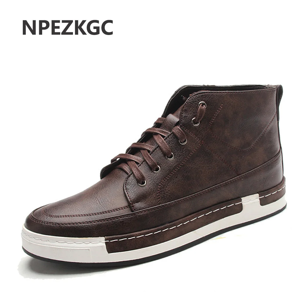 Baratos NPEZKGC PU hombres de cuero botas, moda Otoño Invierno Casual hombres zapatos botines de piel caliente para los hombres