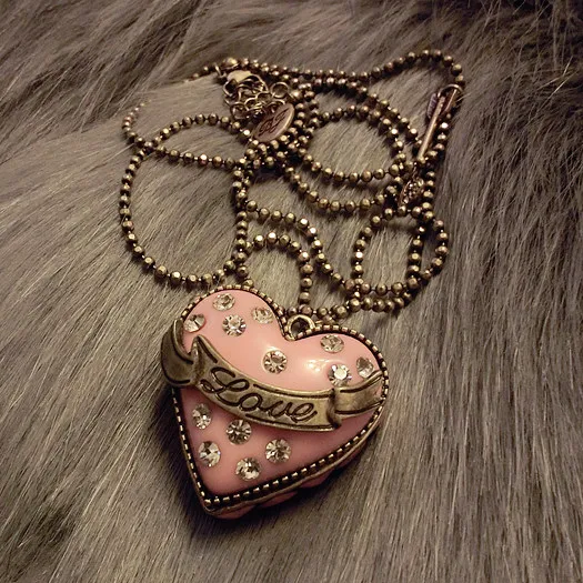 

famous brand zinc alloy retro fashion Pink Heart shape Pendant Necklace can open female long sweater chain girlfriend gift