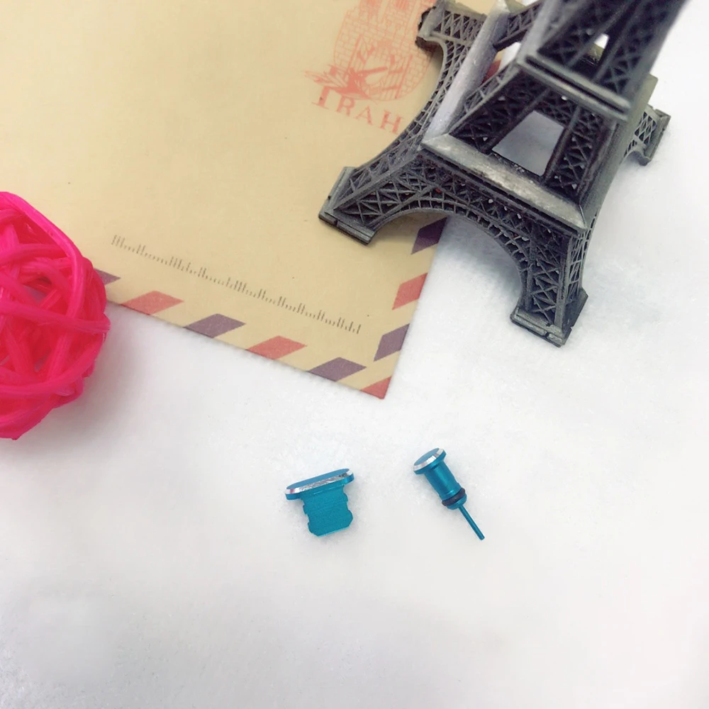 8 dust plug iphone 5