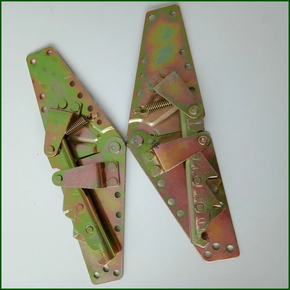 hinge 114