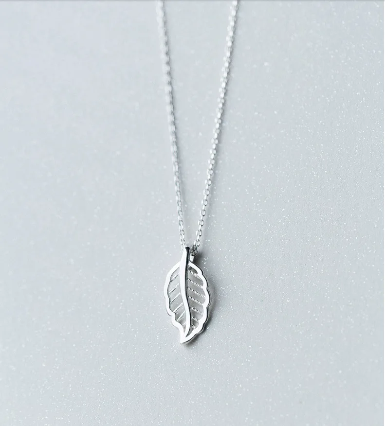

New silver leaf necklace pendant female sweet hollow leaf necklace literary clavicle chain CSG01