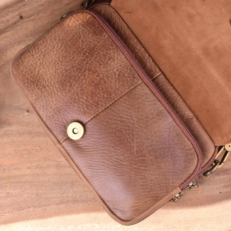 AETOO Men's casual shoulder bag, horizontal fashion leather crossbody bag, youth large capacity head layer Cowhide man bag