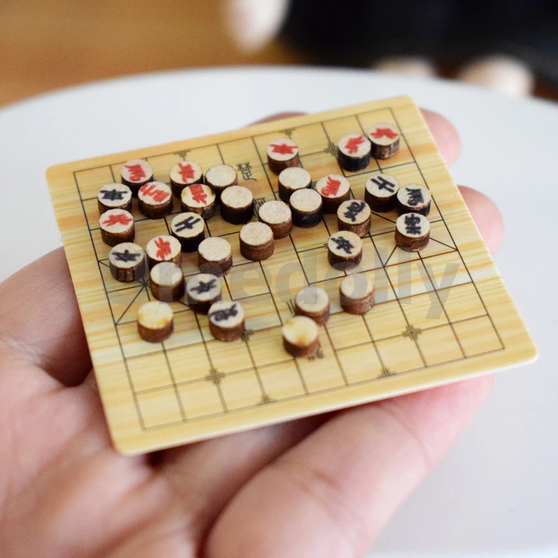 dollhouse miniature chess  (1)