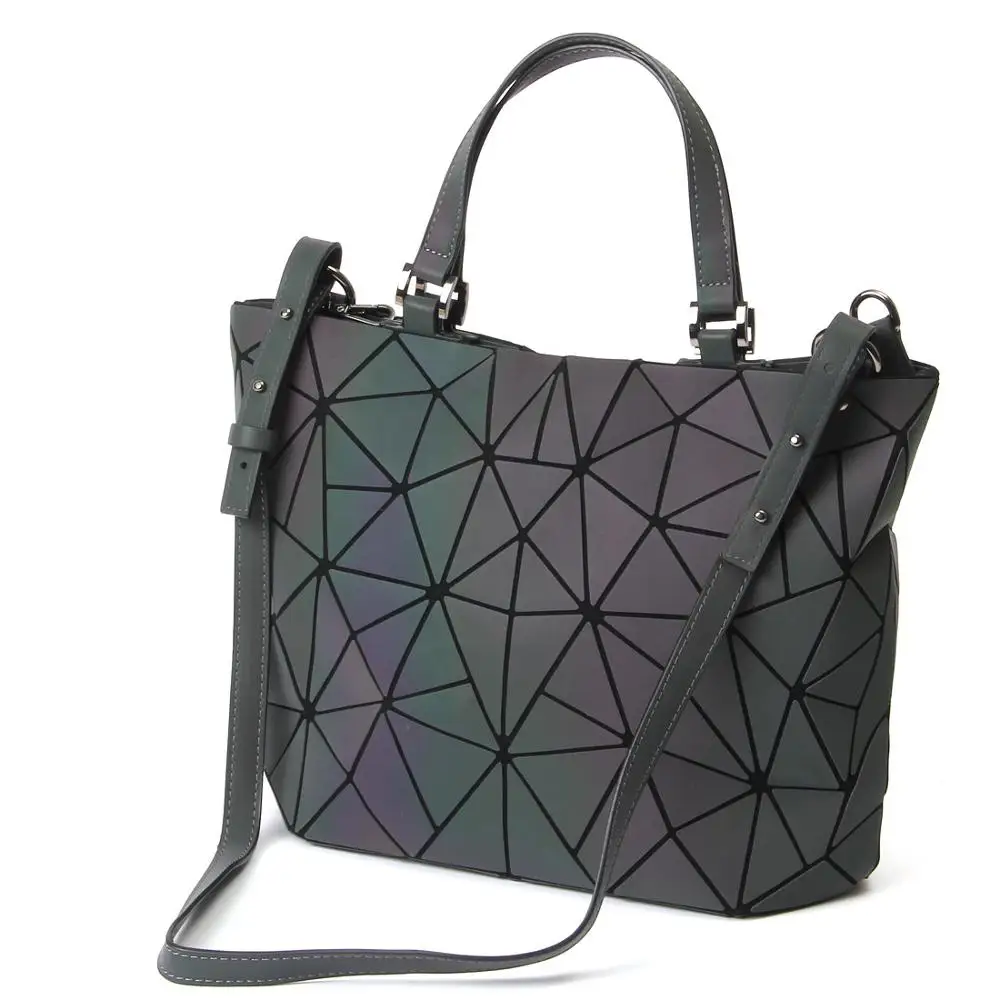 

Drop Shipping Luminous Bag women's geometry lattic totes bag High Quilted Chain Shoulder Bags Laser Plain Folding Handbags