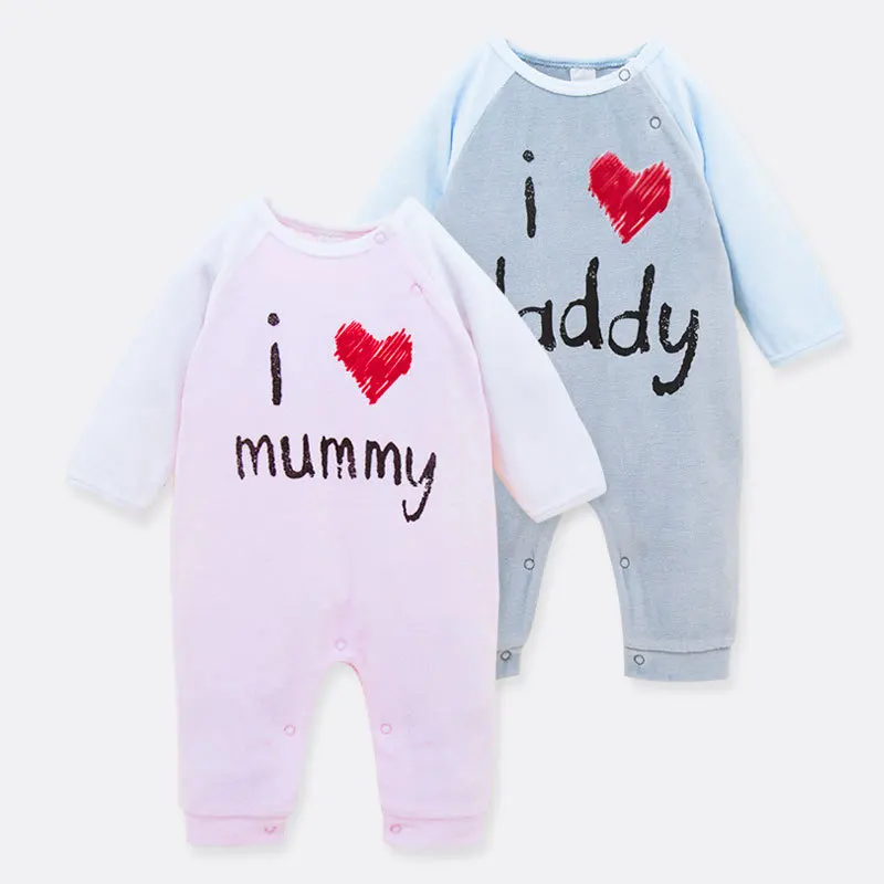 Одежда для маленьких девочек бархатное ночное белье с длинными рукавами комбинезоны для новорожденных одежда с принтом клубники розового цвета для детей от 3 до 24 месяцев