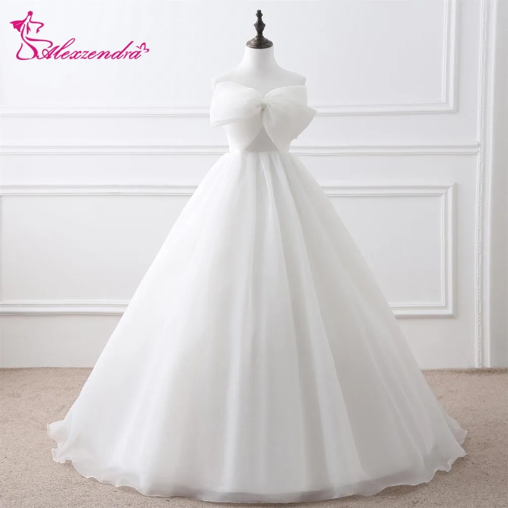 

Alexzendra Ball Gown White Tulle Wedding Dresses Sweetheart Vintage Bridal Gowns for Wedding Customize