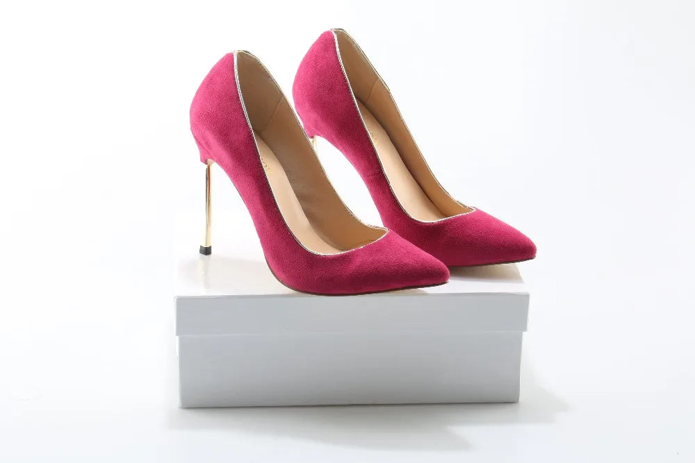 Zobairou chaussures femme; Цвет черный, красный; замшевые свадебные туфли-лодочки на высоком металлическом каблуке; женская обувь; пикантная женская обувь на шпильке; escarpins