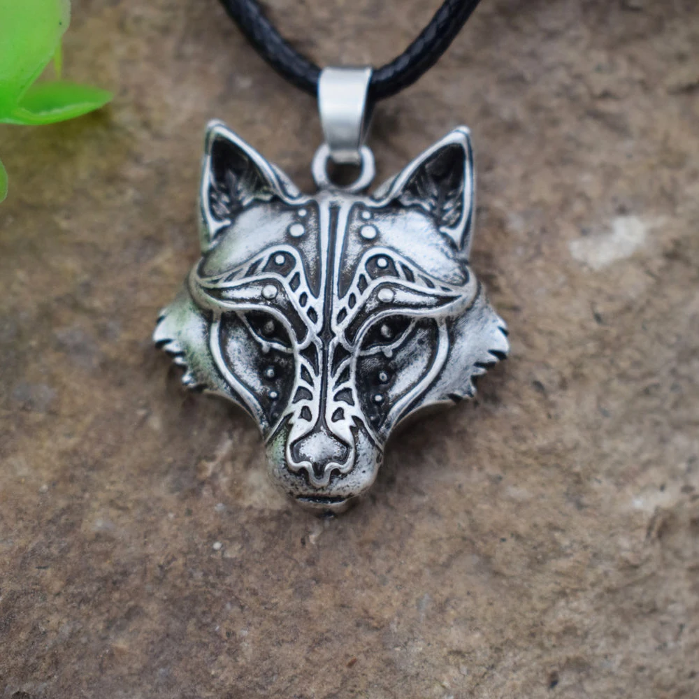 SanLan men's Celtics Wolf Heart Couples Necklaces Animal pendant Totem Best Friends Or Couples Jewelry