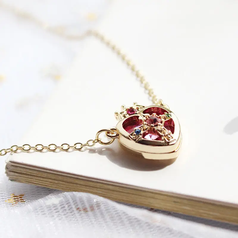 

Hot Sale Sailor Moon Ami Regresa Metal Anime Pendant Necklace Cosplay Crown Heart Shaped Girls Jewelry Accessories