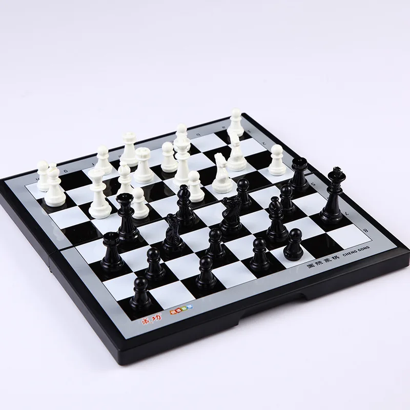 

High Quality Magnetic Plastic Entertainment Black White Medieval Chess Pieces Chess International Chess Game