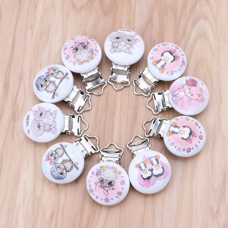 

5pcs Metal Wooden Baby Pacifier Clips Cartton Mixed Pattern Holders Cute Infant Soother Clasps Holders Funny Accessories