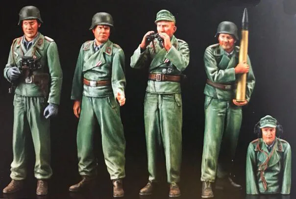 

1/35 Resin Figure Assault Artillery Group 5pcs/set Model Kits