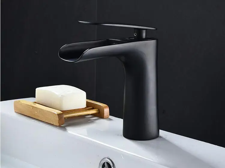 Bathroom Basin Faucet Black/White Baking Solid Brass Faucet Sink Mixer Tap Hot and Cold Waterfall Basin Lavtory Faucet