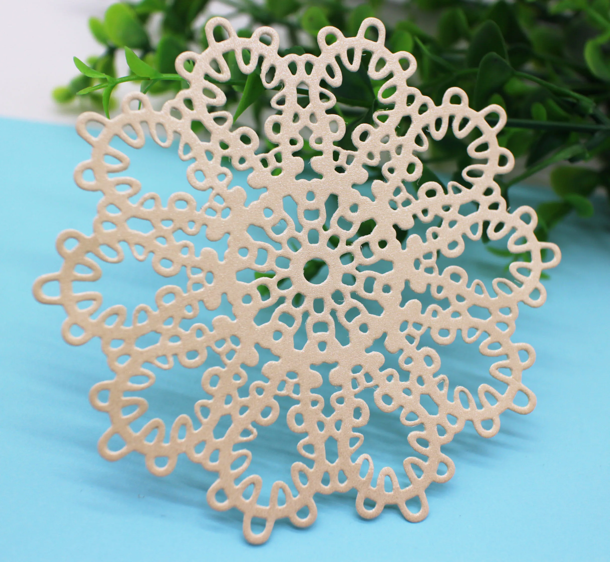 

Circle flower doily Metal Cutting Dies snow flower Die For Scrapbooking Album Paper Card Embossing Card Carfts 2019 new Dies