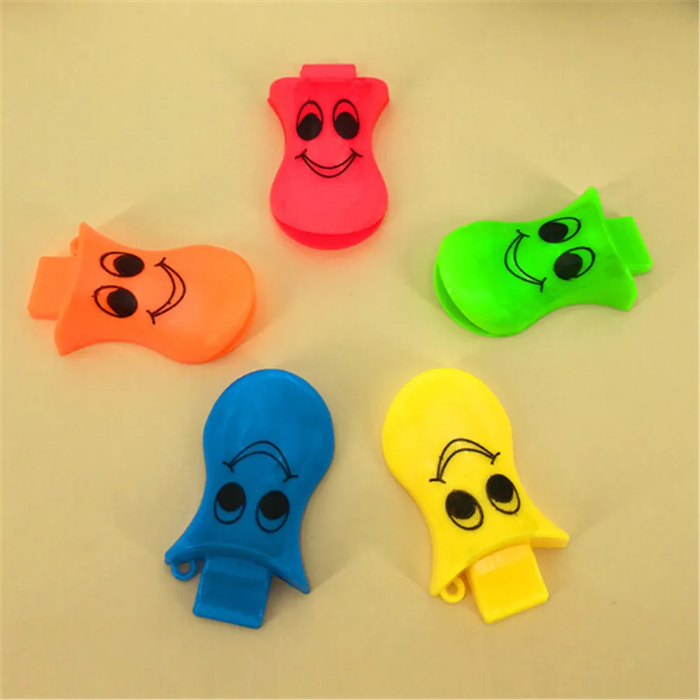 

3Pcs Plastic Cartoon Duck Toy Whistle Cheer Props Noise Maker Whistle Toy Holiday Party Gift Sport Cheerleading Training Whistle