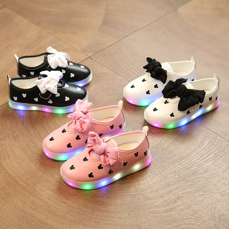 

2018 cartoon cute butterfly high quality toddlers LED shinning baby girls boys sneakers glowing Lighting baby first walkers