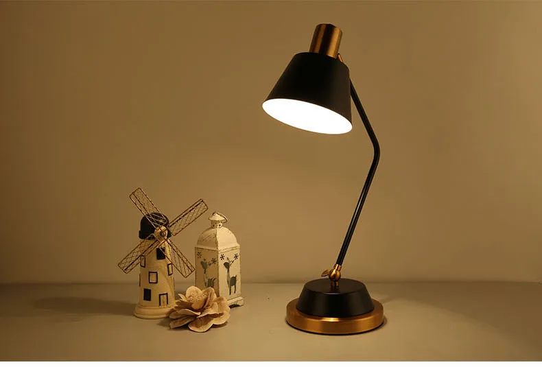 Nordic Modern Ins Table Lamps Gold Industrial Living Room Bedroom Bedside Study Simple Warm Creative Personality Led Desk Light