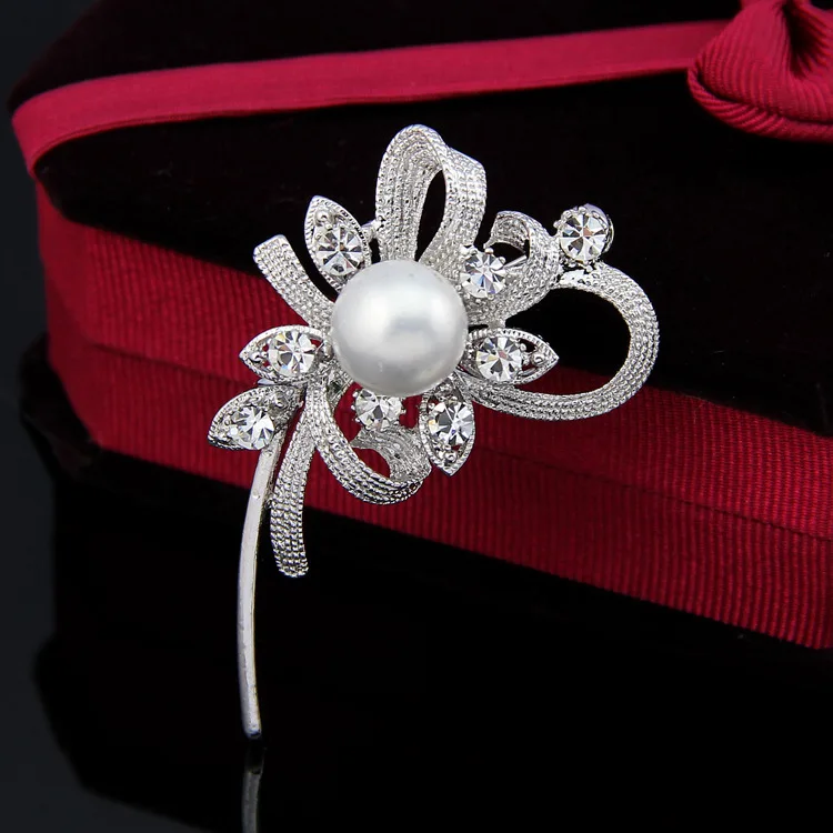 

Cubic Zirconia Flower Brooches For Women And Men Crystal Banquet Weddings Brooches Pins Gifts