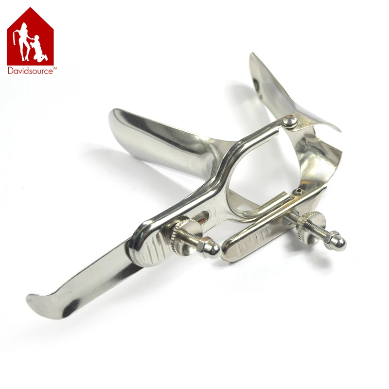 fotografii-s-vaginalnim-rasshiritelem-foto-devushek-v-forme-golie