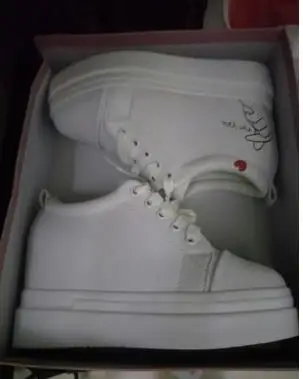 plataforma, sapatos brancos de 10cm, salto de