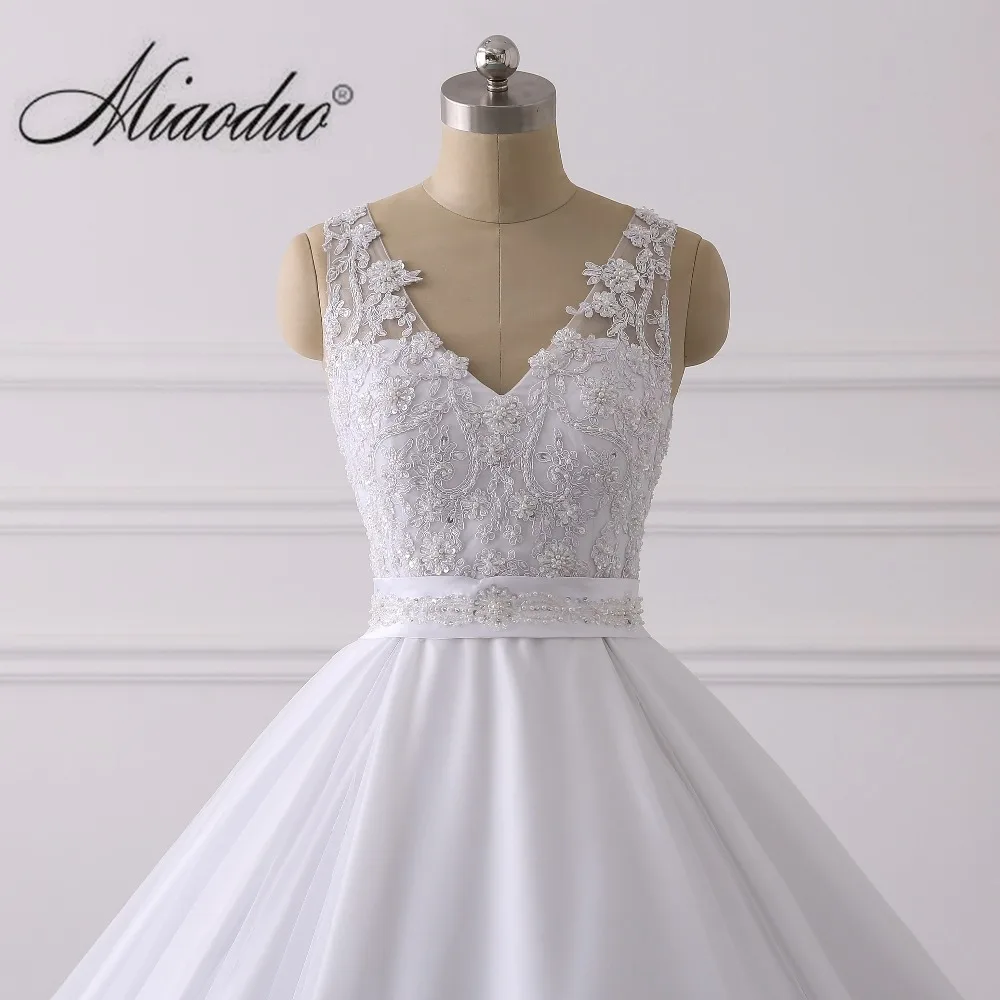 wedding dresses Miaoduo Wedding Dress Sleeveless Ball Gown 2022 Lace Appliques Celebrity Ball Gown Princess vestido De Noiva tea length wedding dress