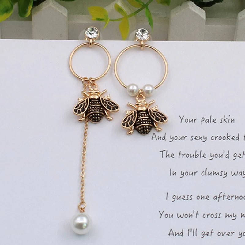 

Korea Style Long Asymmetrical Imitation Pearls Tassel Bee Earrings Small Bee Insect Ear Acupuncture Fashion Animals Earring