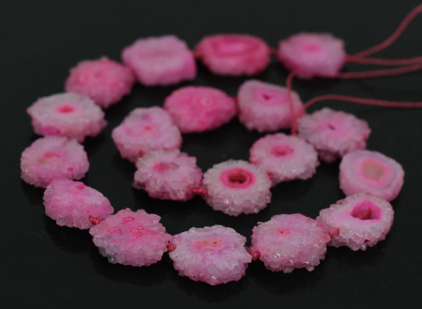 

AAA-Grade 15.5"Strands Pink Titanium Druzy Quartz Geode Flower Beads,Raw Crystal Drusy Slab Round Pendant Beads Jewelry Making