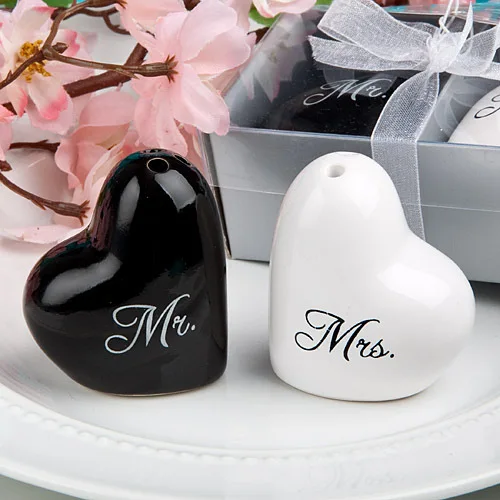 

200pcs(100sets)/lot Heart shaped "Mr.&Ms." salt and pepper shaker wedding gifts for guest