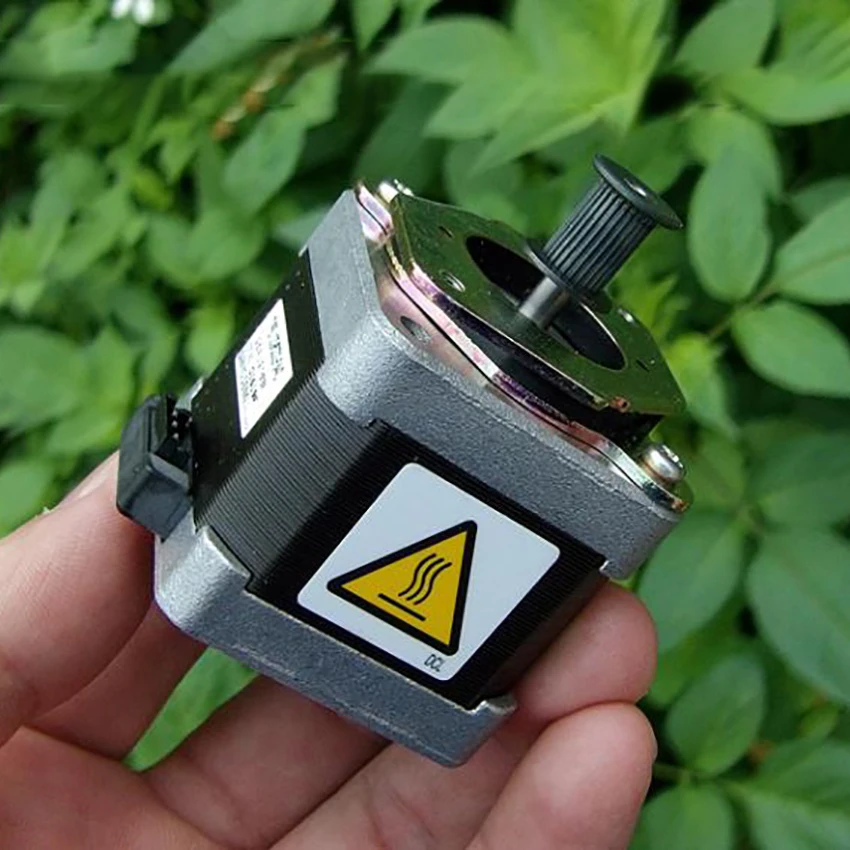 

Precision Three-phase Stepper Motor High Quality 42 Stepper Motor Step Angle 1.2 Degree 2.5A Shaft Diameter 3.9mm with Pulley