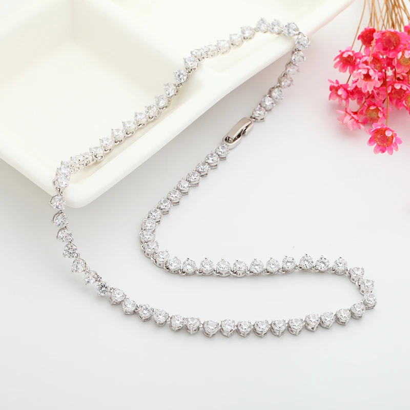 Skup LUOTEEMI biżuteria dla nowożeńców naszyjnik prosta konstrukcja złoty kolor 3 Prong okrągła cyrkonia sześcienna naszyjnik akcesoria ślubne dla nowożeńców