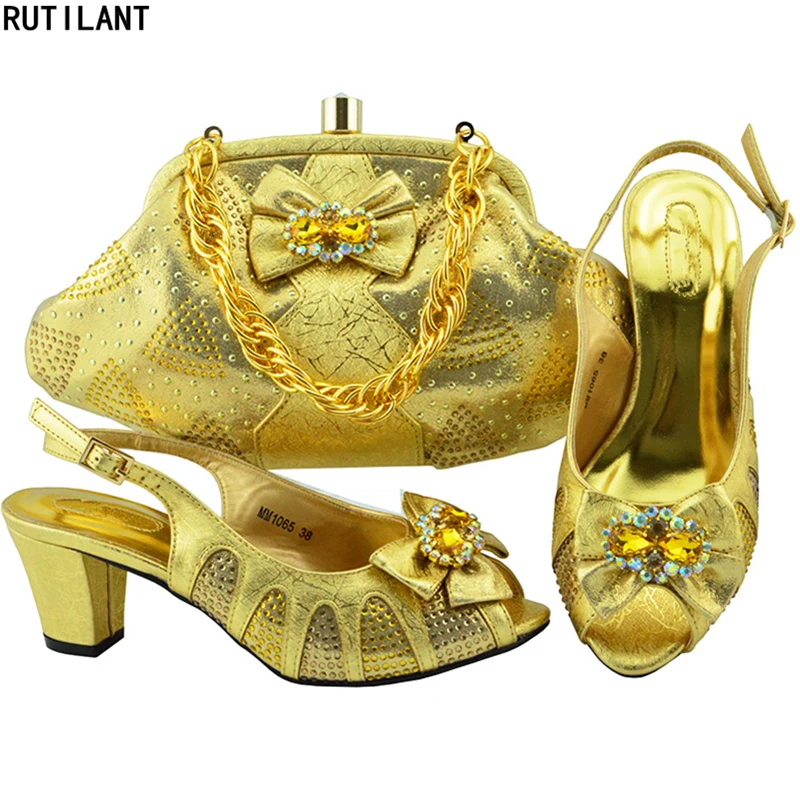Nieuwste Ontwerp Italiaanse Designer Schoenen en Tassen Bijpassende Set Versierd met Strass Sales In Vrouwen Bijpassende Schoenen en Tas Set Nieuwste Ontwerp Italiaanse Designer Schoenen en Tassen Bijpassende Set Versierd met Strass Sales In Vrouwen Bijpassende Schoenen en Tas Set